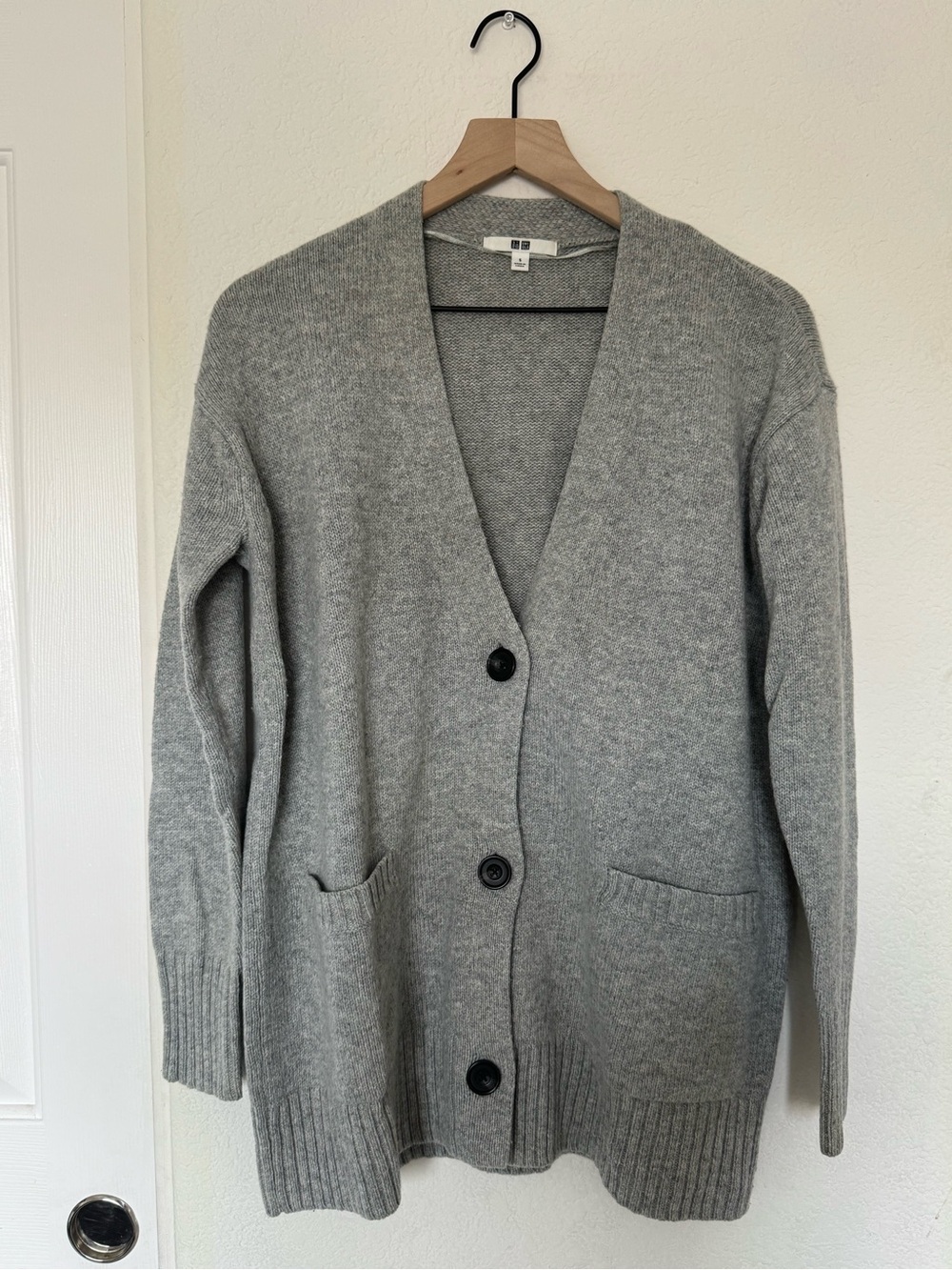 Uniqlo Gray Wool Blend Cardigan Size Small